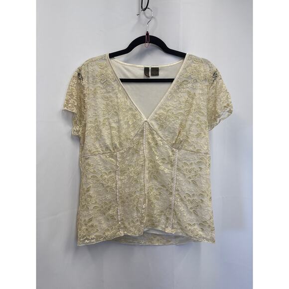 Lace shirt with shimmer size XL
PTP-20
Length-23 - Picture 1 of 3